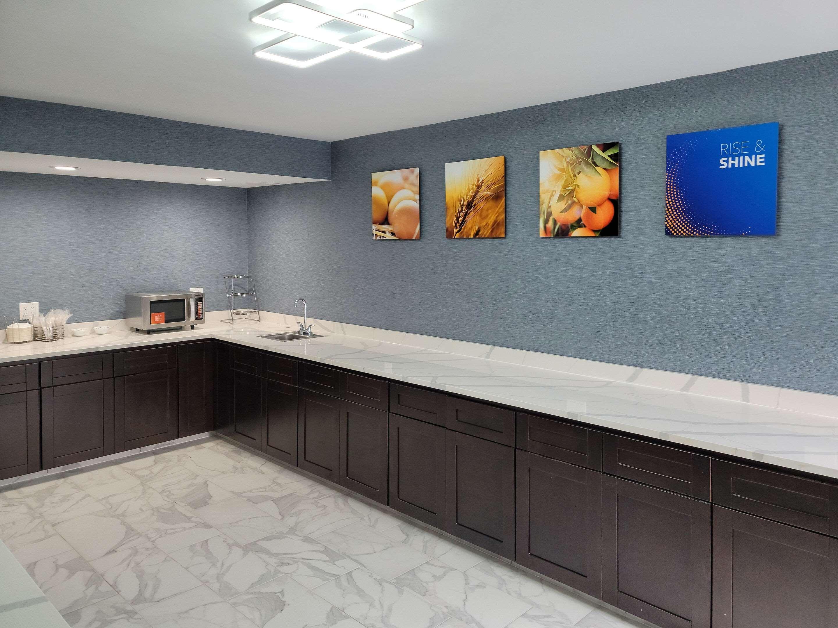 Comfort Inn & Suites Wyomissing-Reading エクステリア 写真